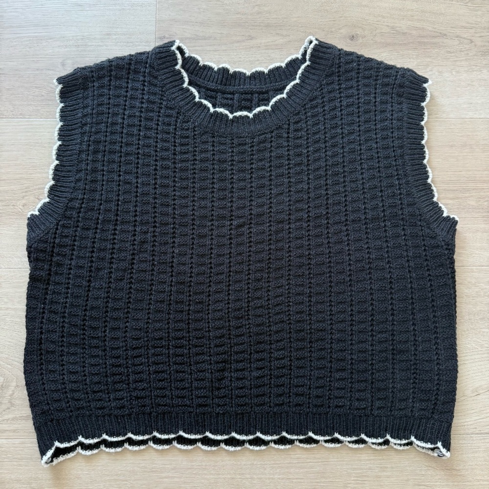 Black Sleeveless Knit Vest Top with Scalloped White Trim